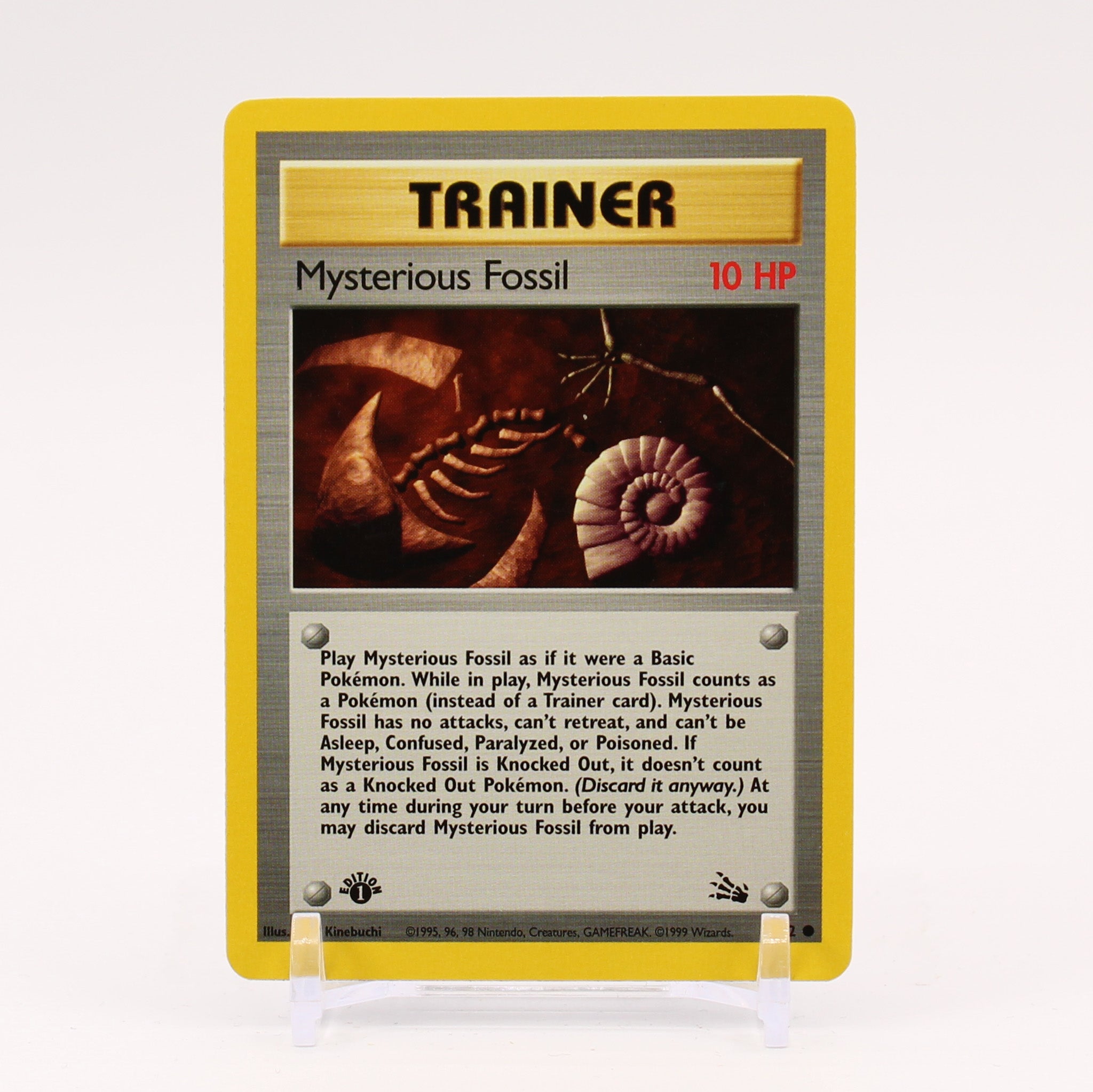 Mysterious Fossil - 62/62 Fossil 1st Edition Trainer - NM